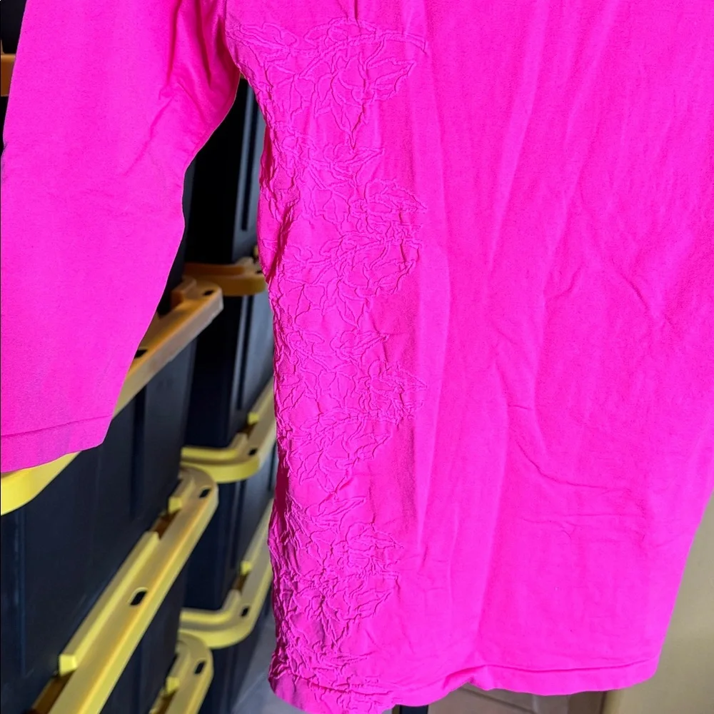 NWOT Last Tango Fuchsia 3/4 Sleeve Seamless Embroidered Top Slim Fit Size M / L